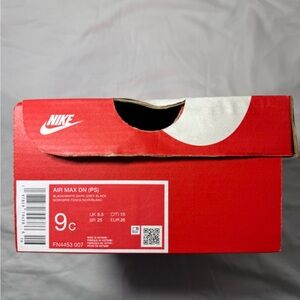 Nike Air Max DN (PS) in Black and Gray